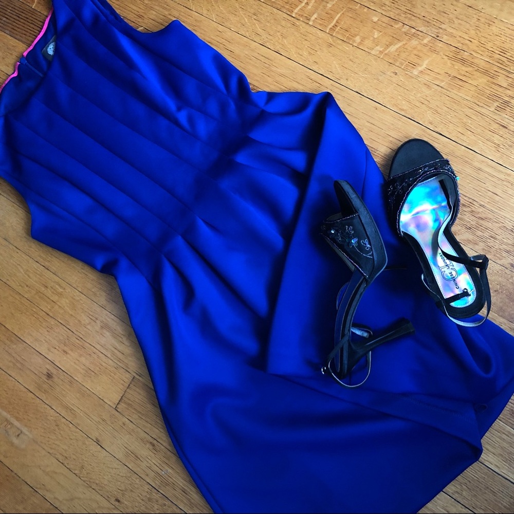 Vince Camuto Dress 💙